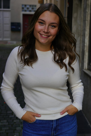 Feinripp Longsleeve – Wollweiß, super soft mit schmalem Kragen