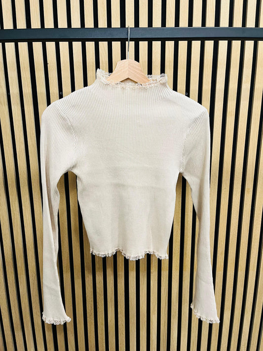 Rippstrick Pullover mit Spitzenbesatz