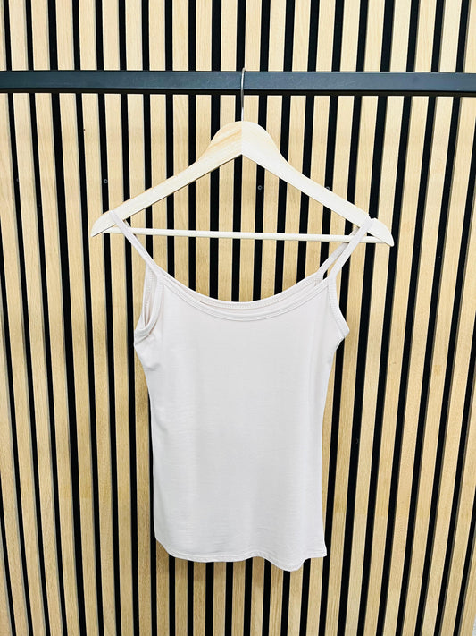 Basic Top mit Spaghettiträger