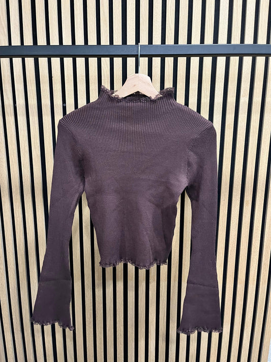 Rippstrick Pullover mit Spitzenbesatz
