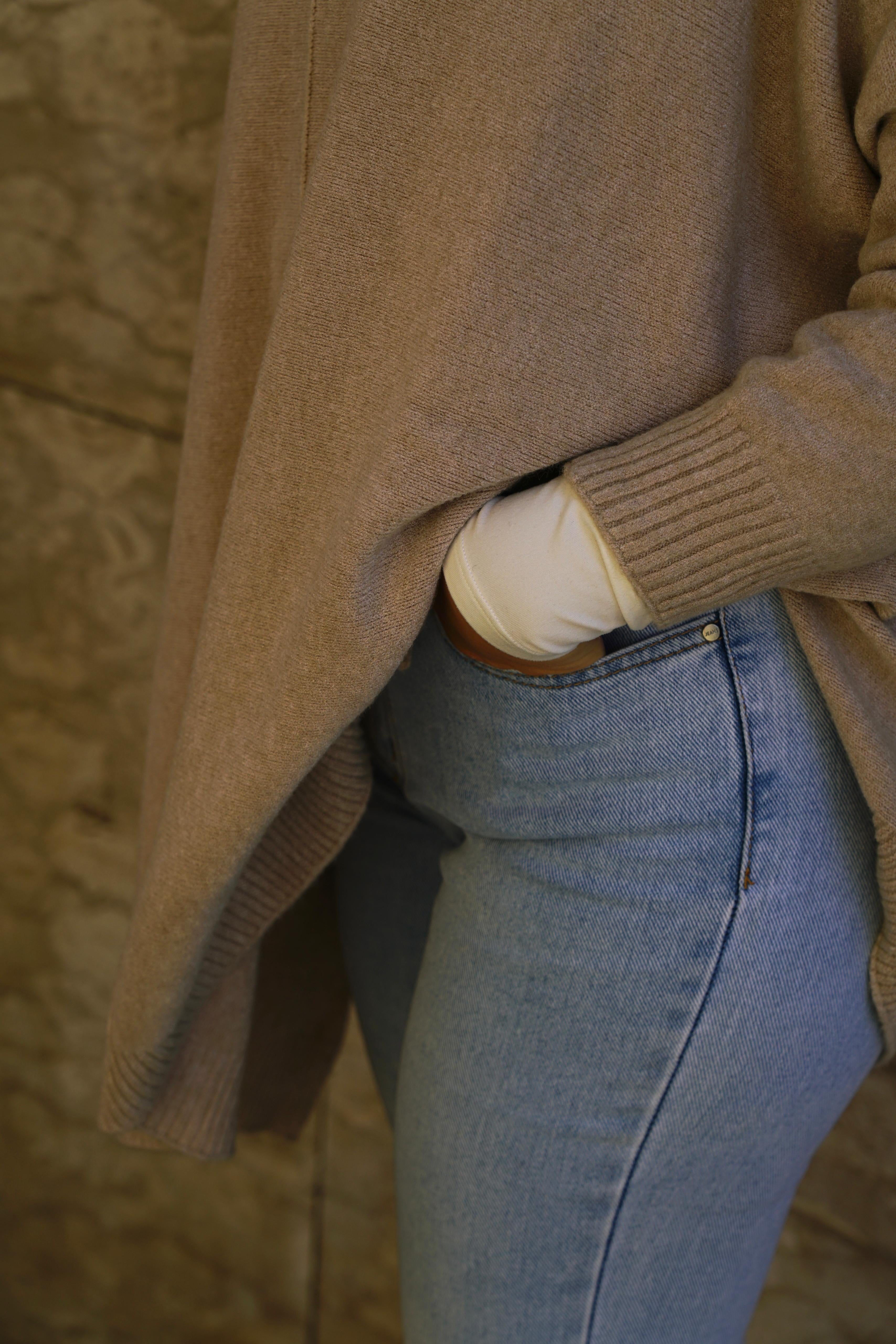 Oversize Knit Sweater – Taupe