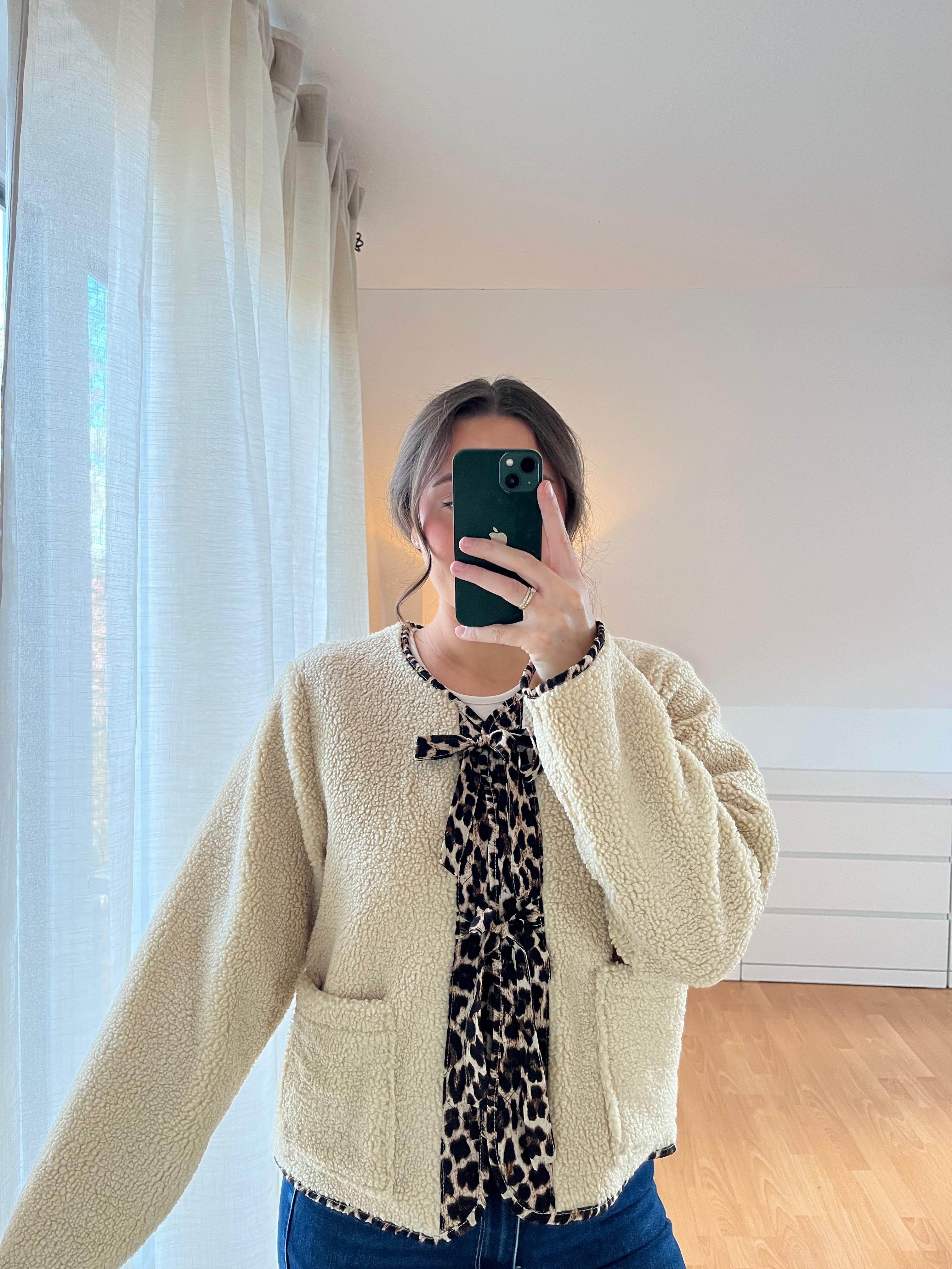 Jäckchen „Amara“ – Karamell, cozy meets wild