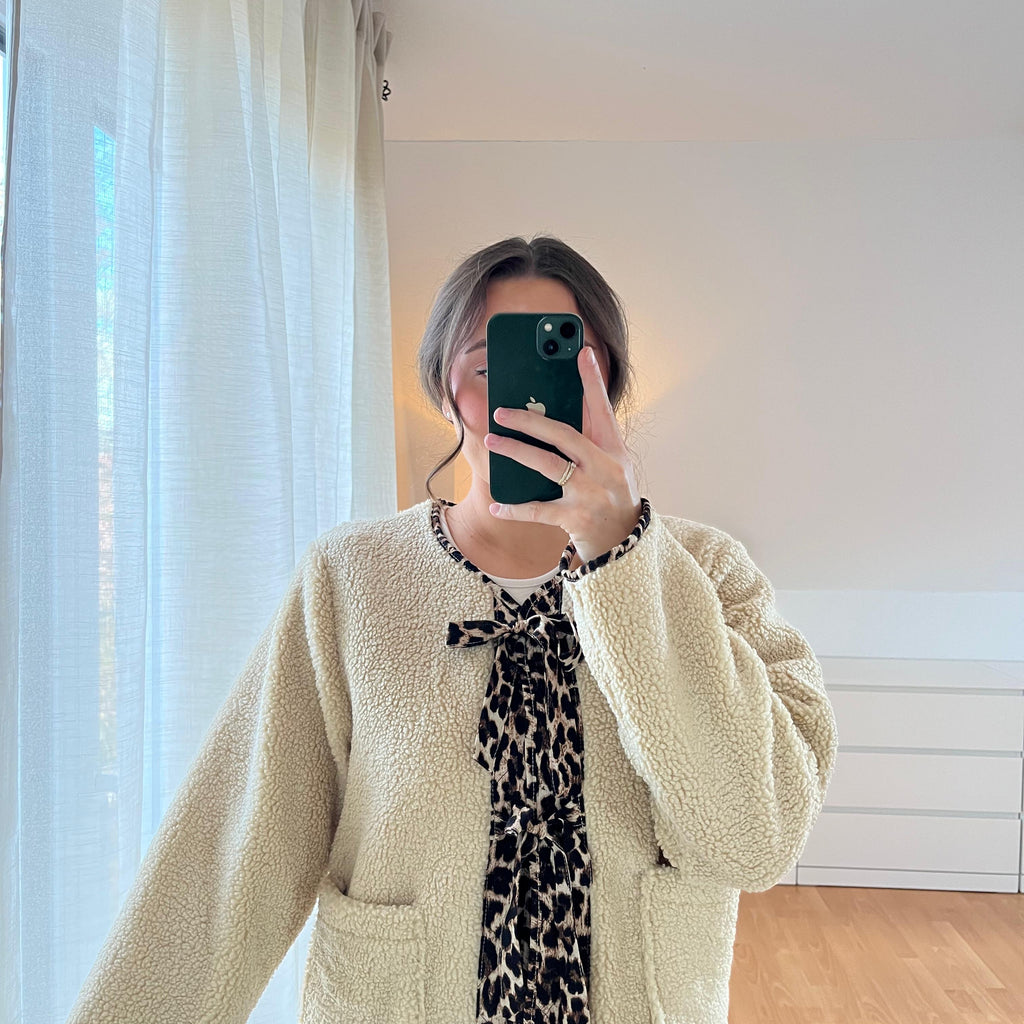 Jäckchen „Amara“ – Karamell, cozy meets wild