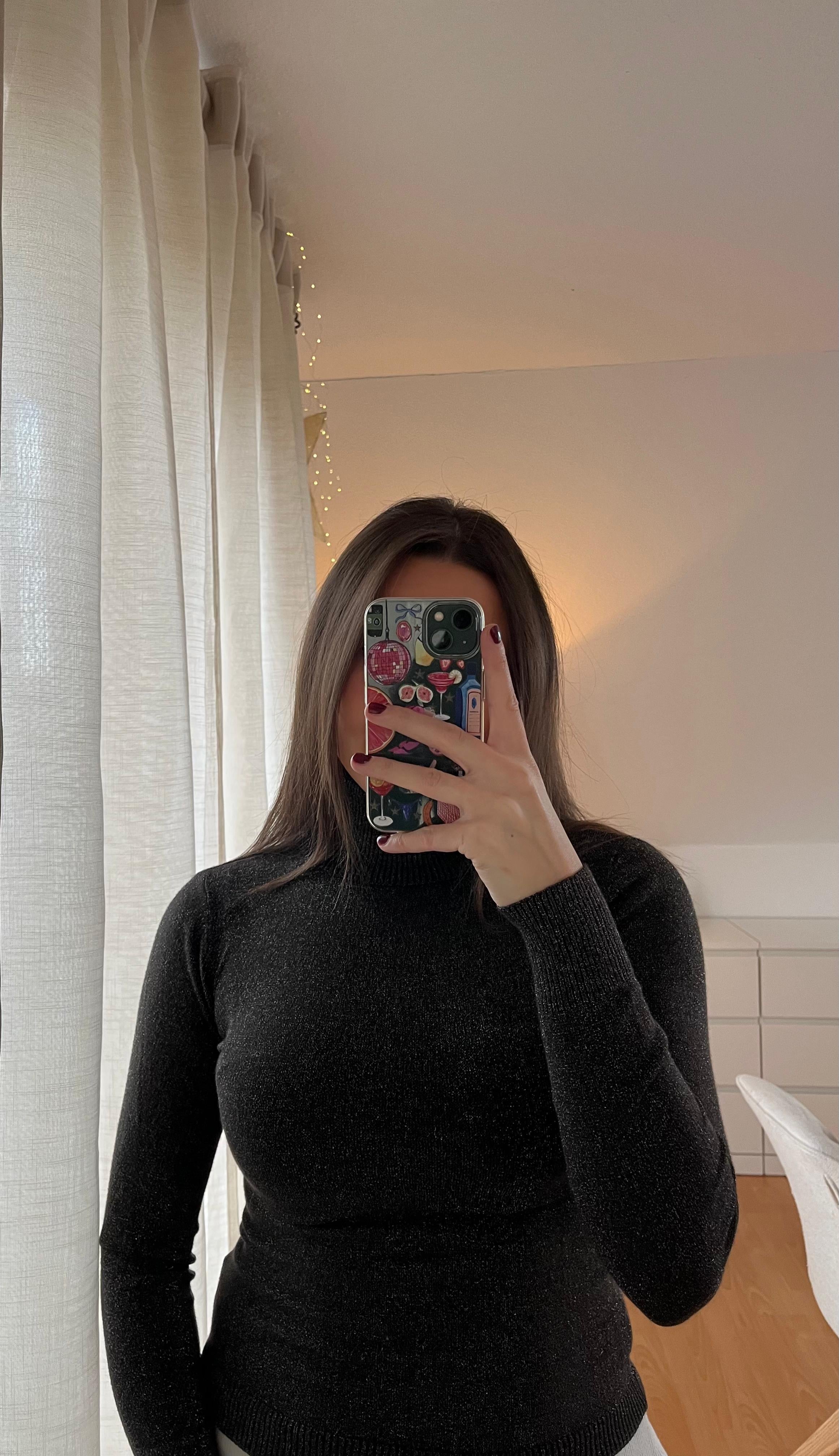 Glitzer-Rollkragenpullover „Yuliya“ – schwarz