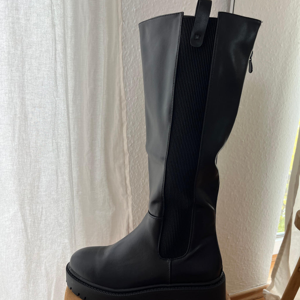 Schwarze Stiefel
