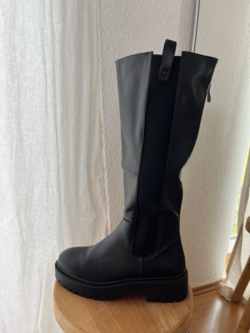Schwarze Stiefel