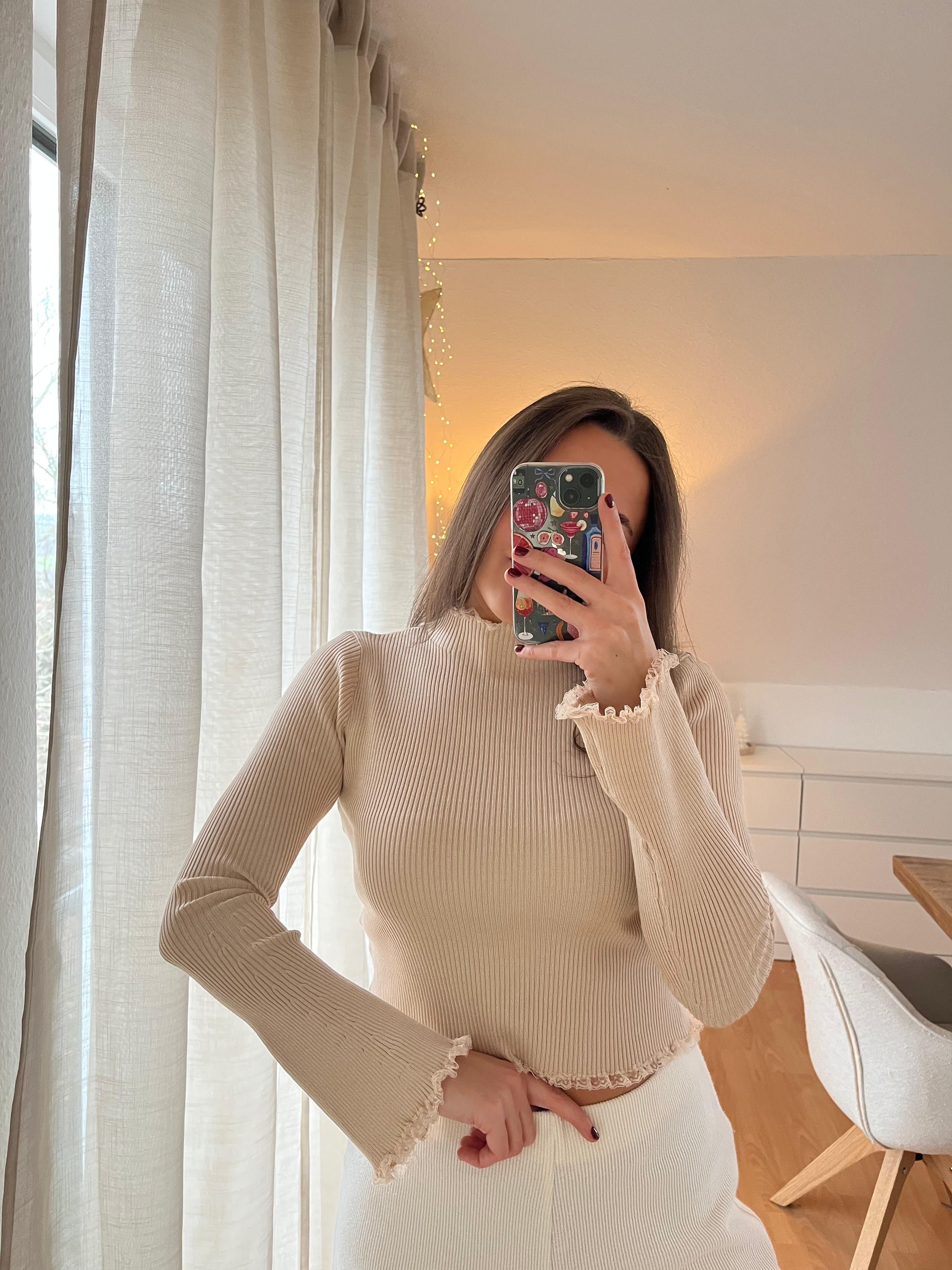 Basic Ripp Longsleeve „Nelli“ mit Spitzen-Detail – Beige