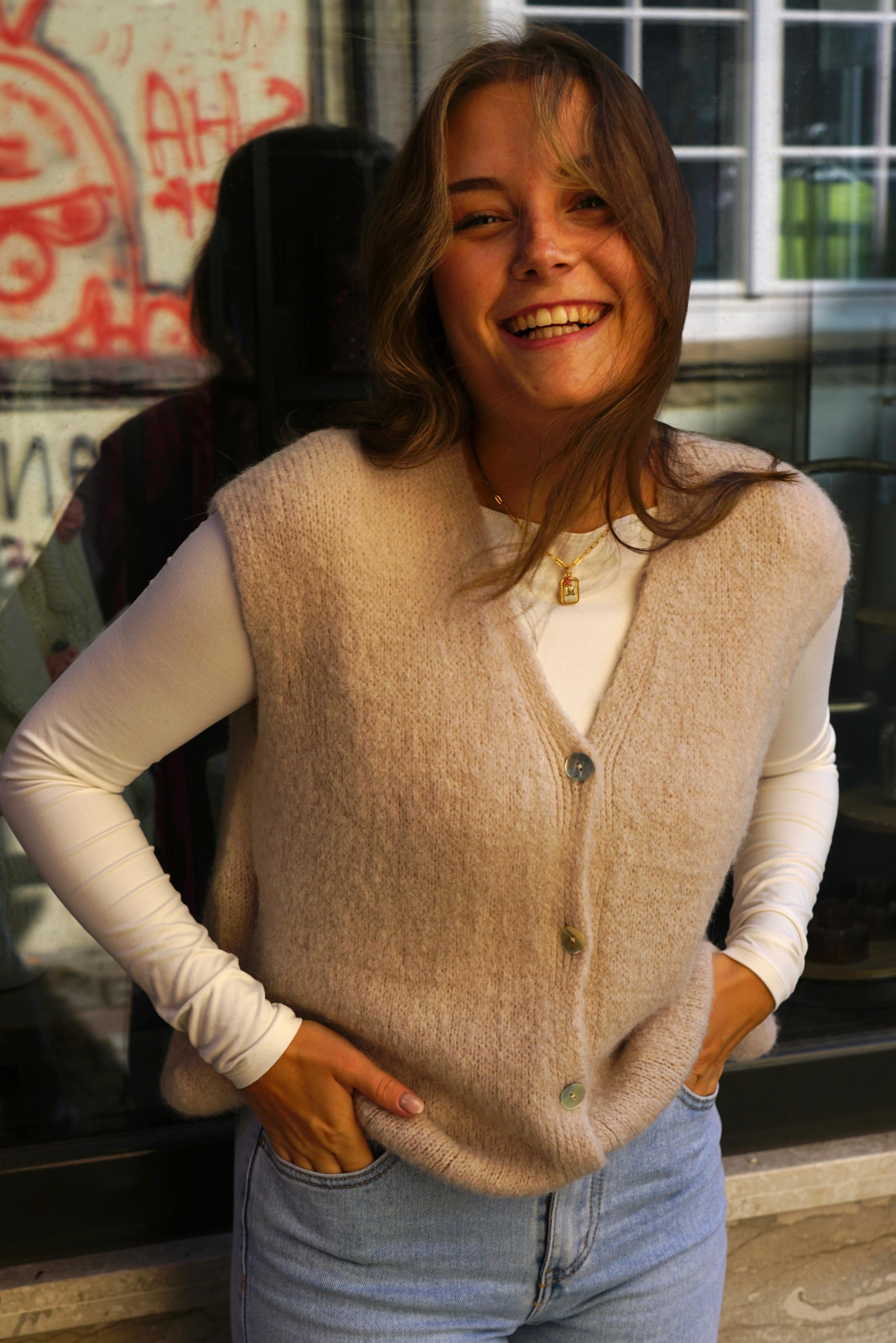 Soft Knit Weste – Taupe
