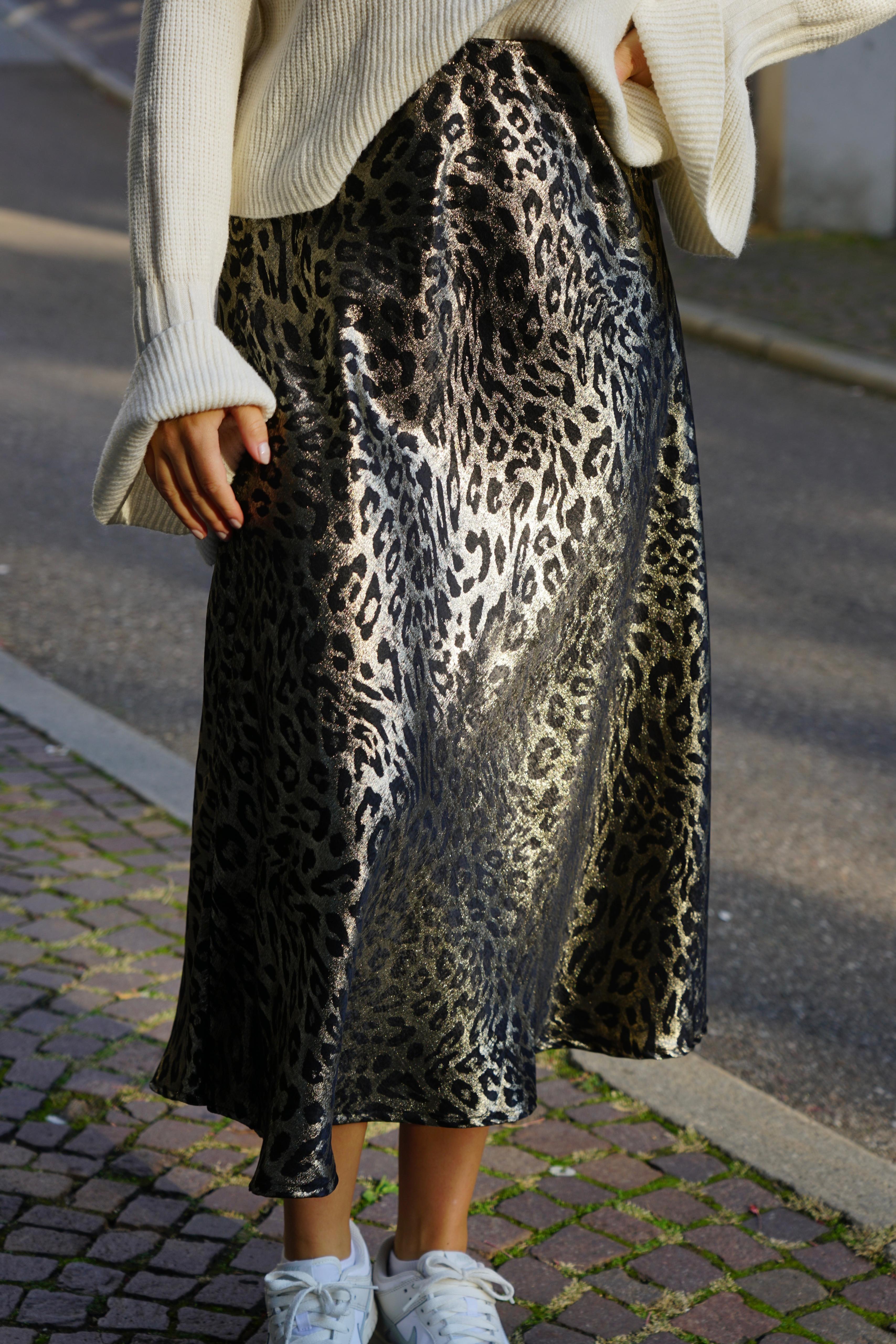 Satin Midi-Leopardenrock in Schwarz-Gold