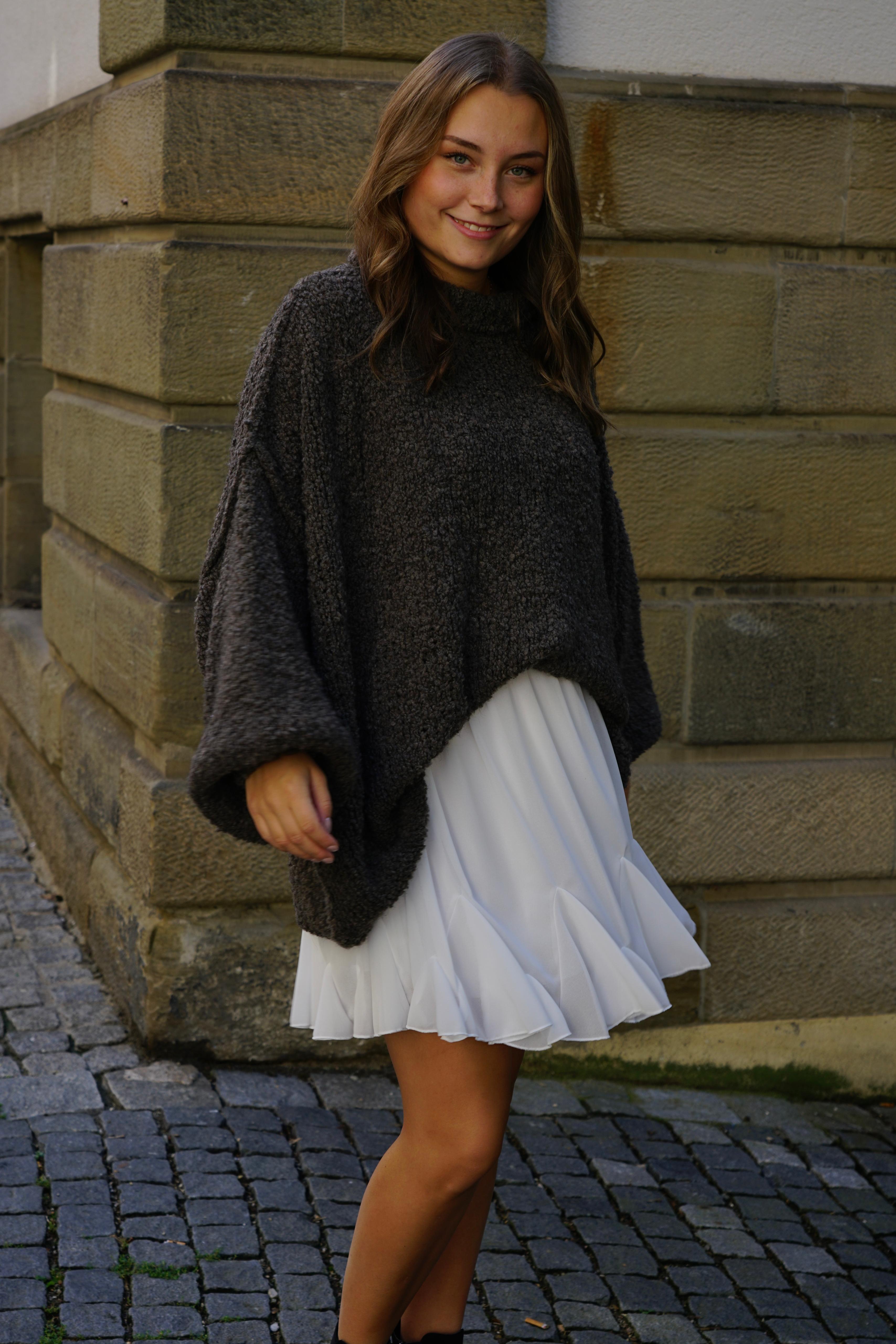Cozy Bouclé Oversize Pullover – Dark Chocolate