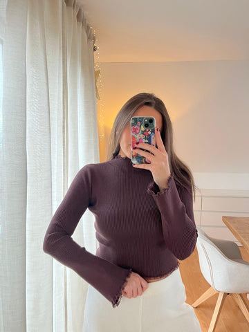 Basic Ripp Longsleeve „Nelli“ mit Spitzen-Detail – Braun