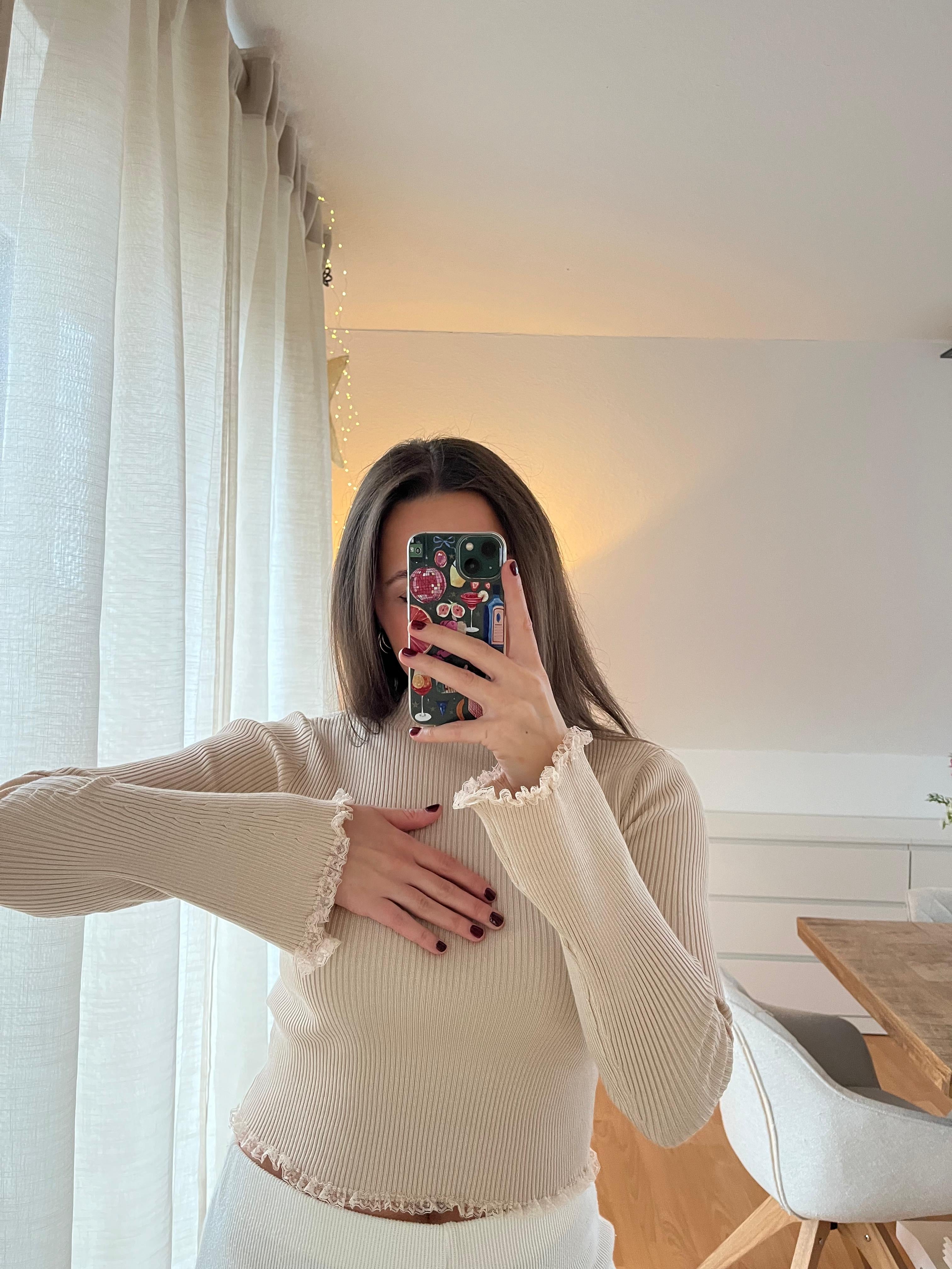 Basic Ripp Longsleeve „Nelli“ mit Spitzen-Detail – Beige