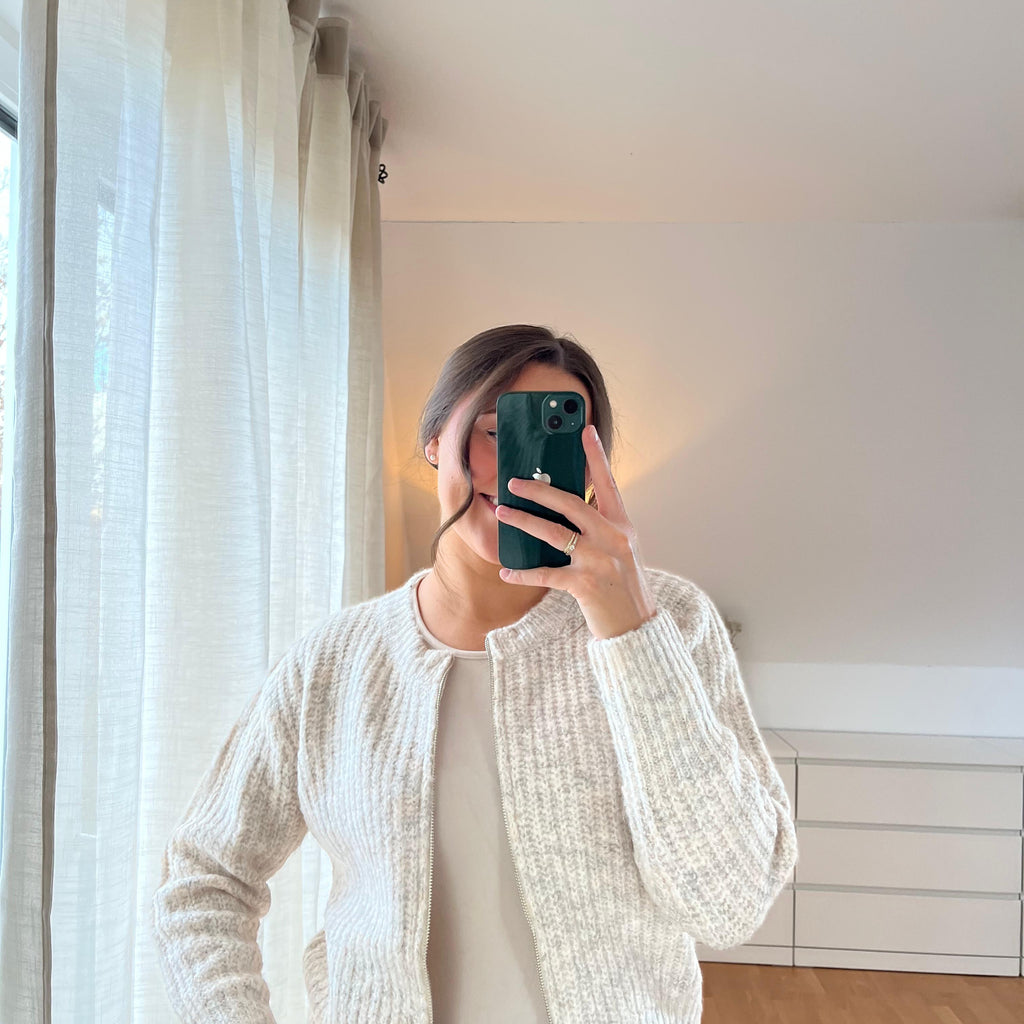 Cardigan „Alina“ – Creme, cozy & timeless