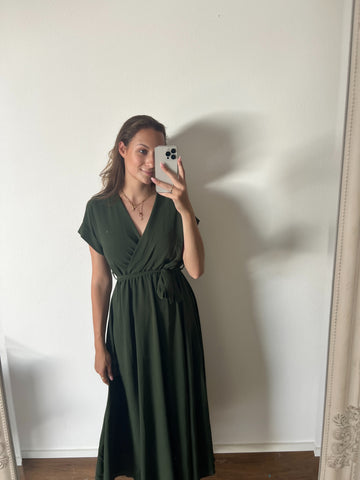 Sommerkleid mit Wickeloptik – Dunkelgrün