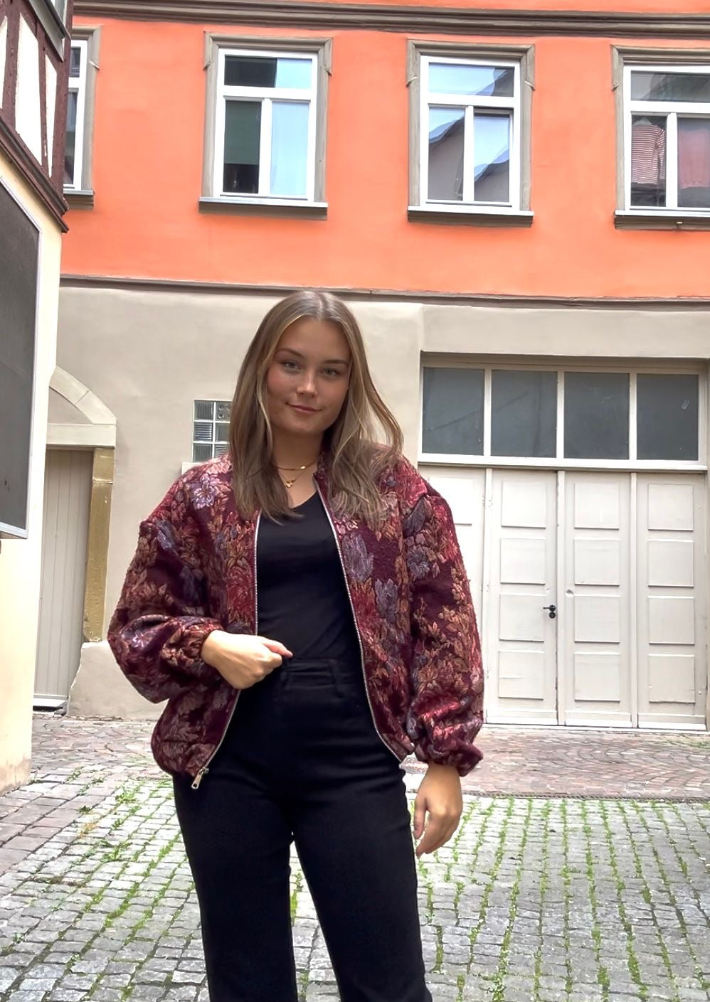 Bordeaux Flower Bomberjacke