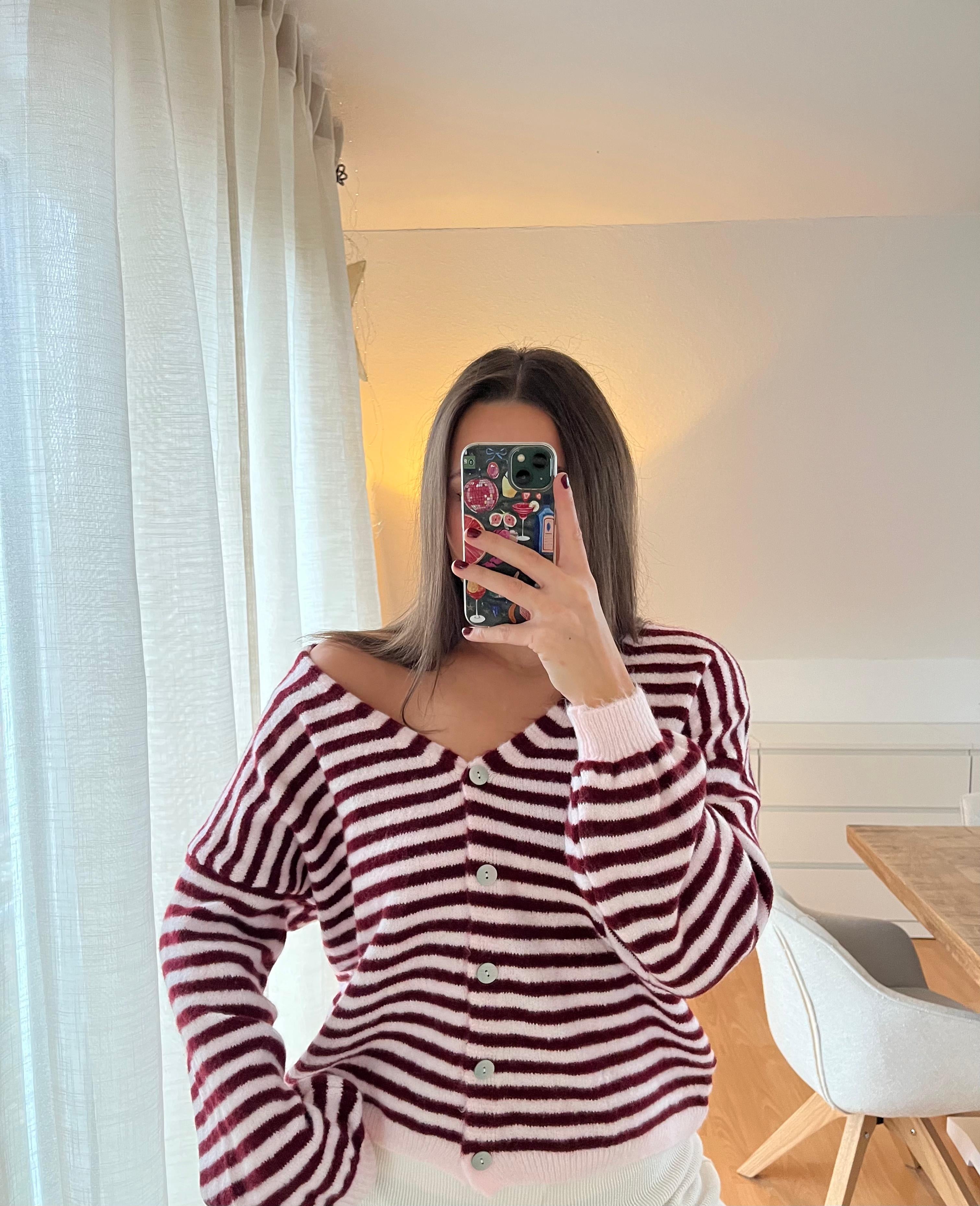 Strickjacke „Elodie“ – bordeauxrot-rosa gestreift