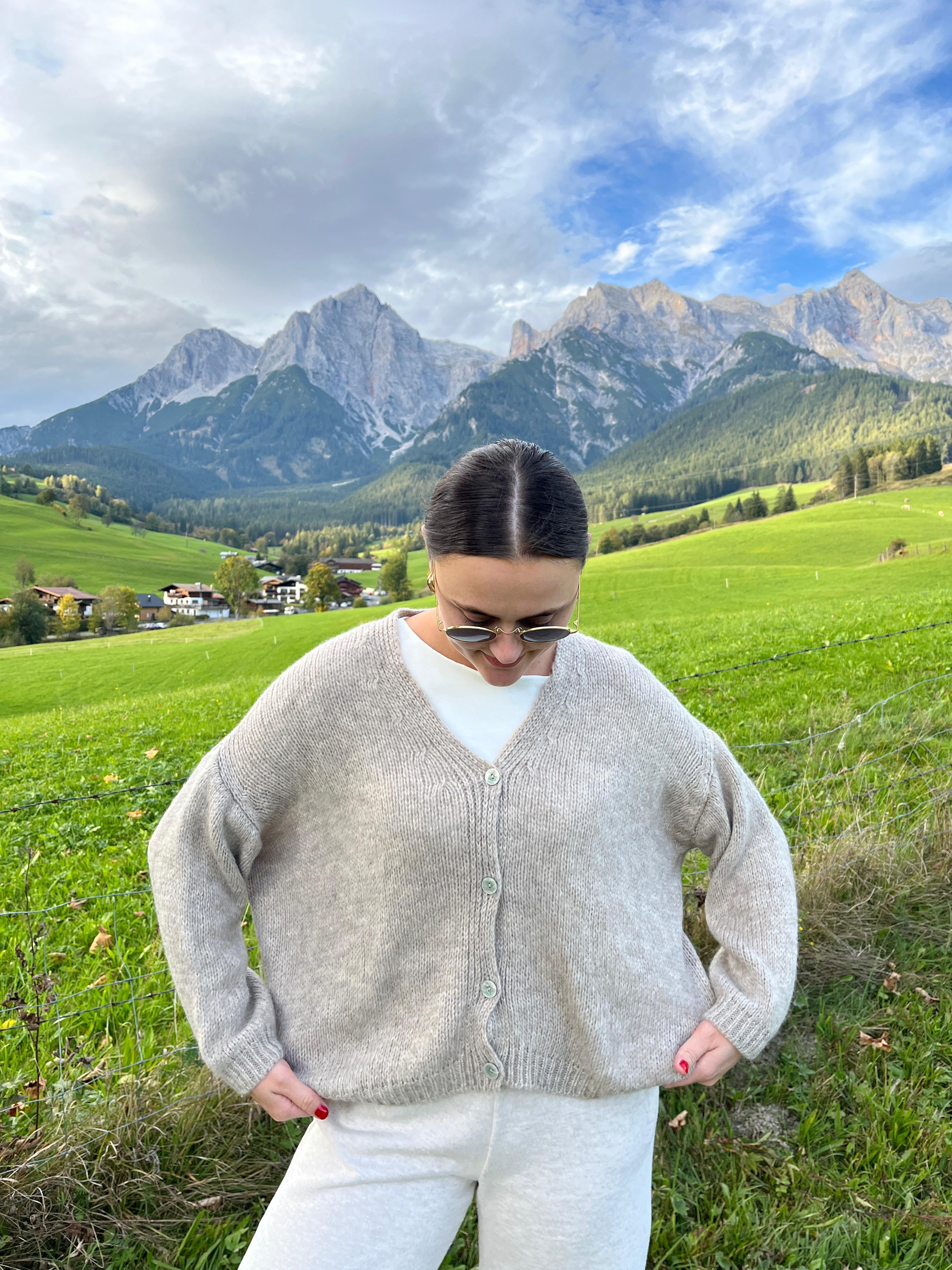 Strickjacke - beige
