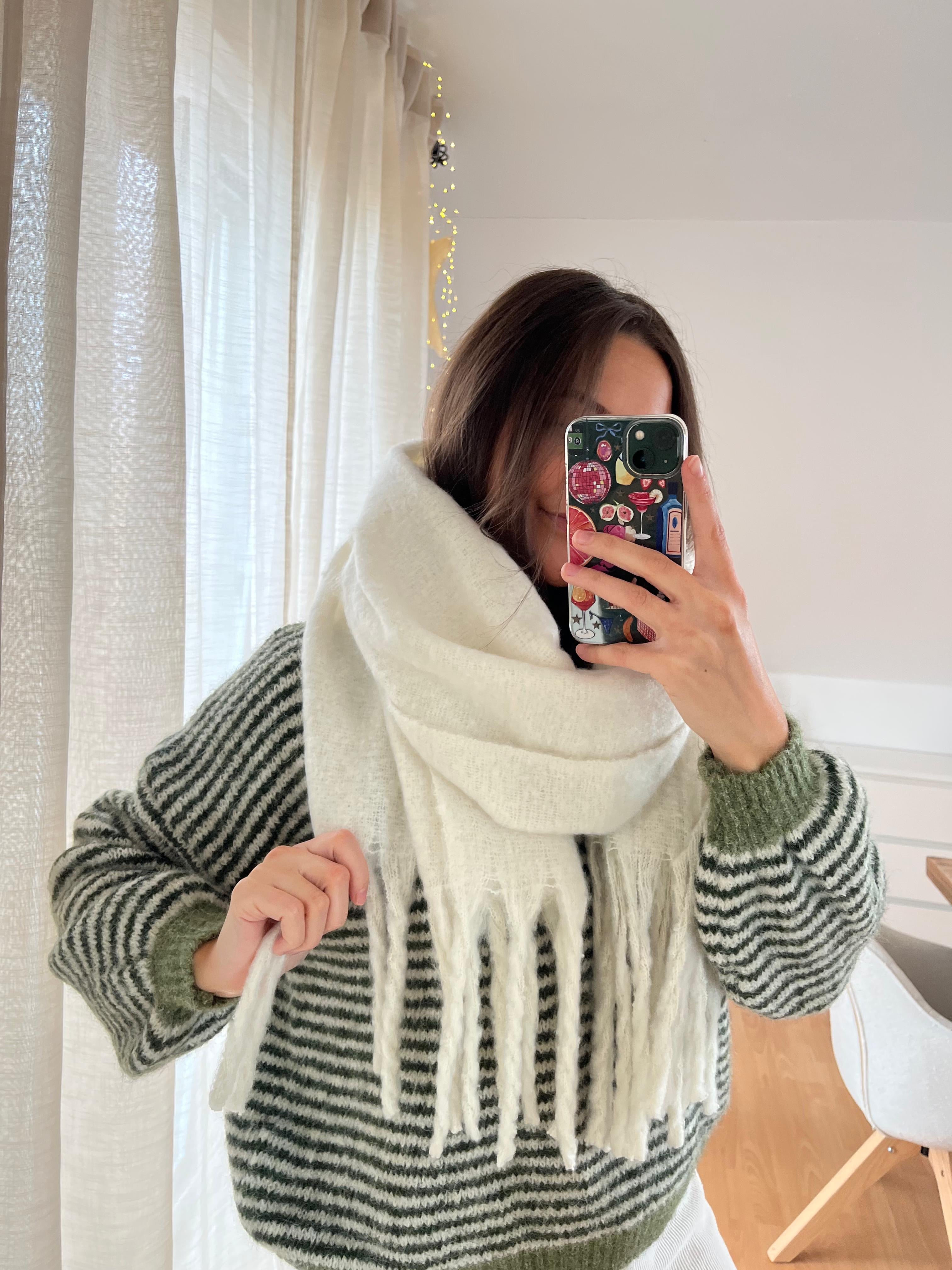 Schal "Milea" – Wollweiß, soft, schlicht, wunderschön