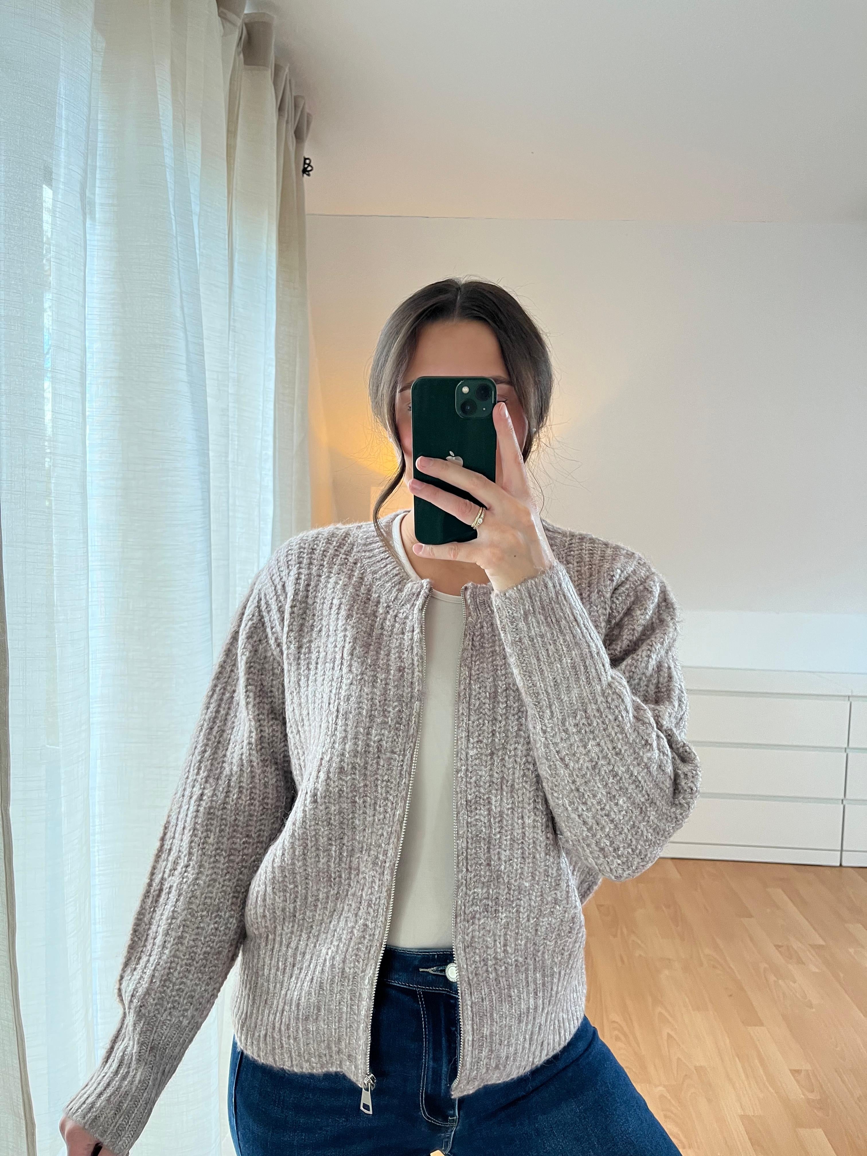 Cardigan „Alina“ – Taupe, cozy & timeless