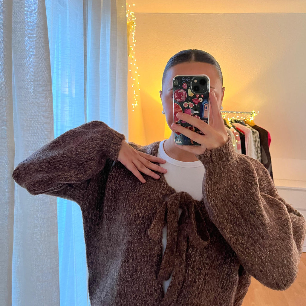 Bindestrickjäckchen „Noemi“ – Braun