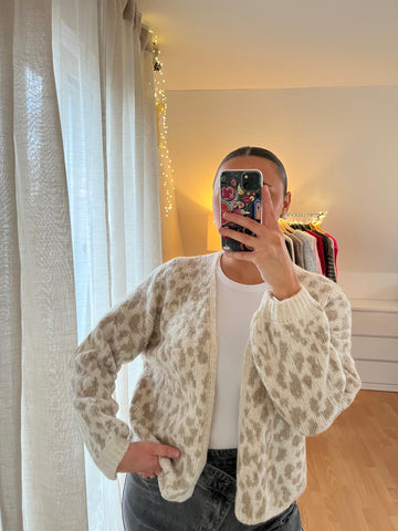 Cardigan „Leonie“ – creme–beige Leo-Liebe