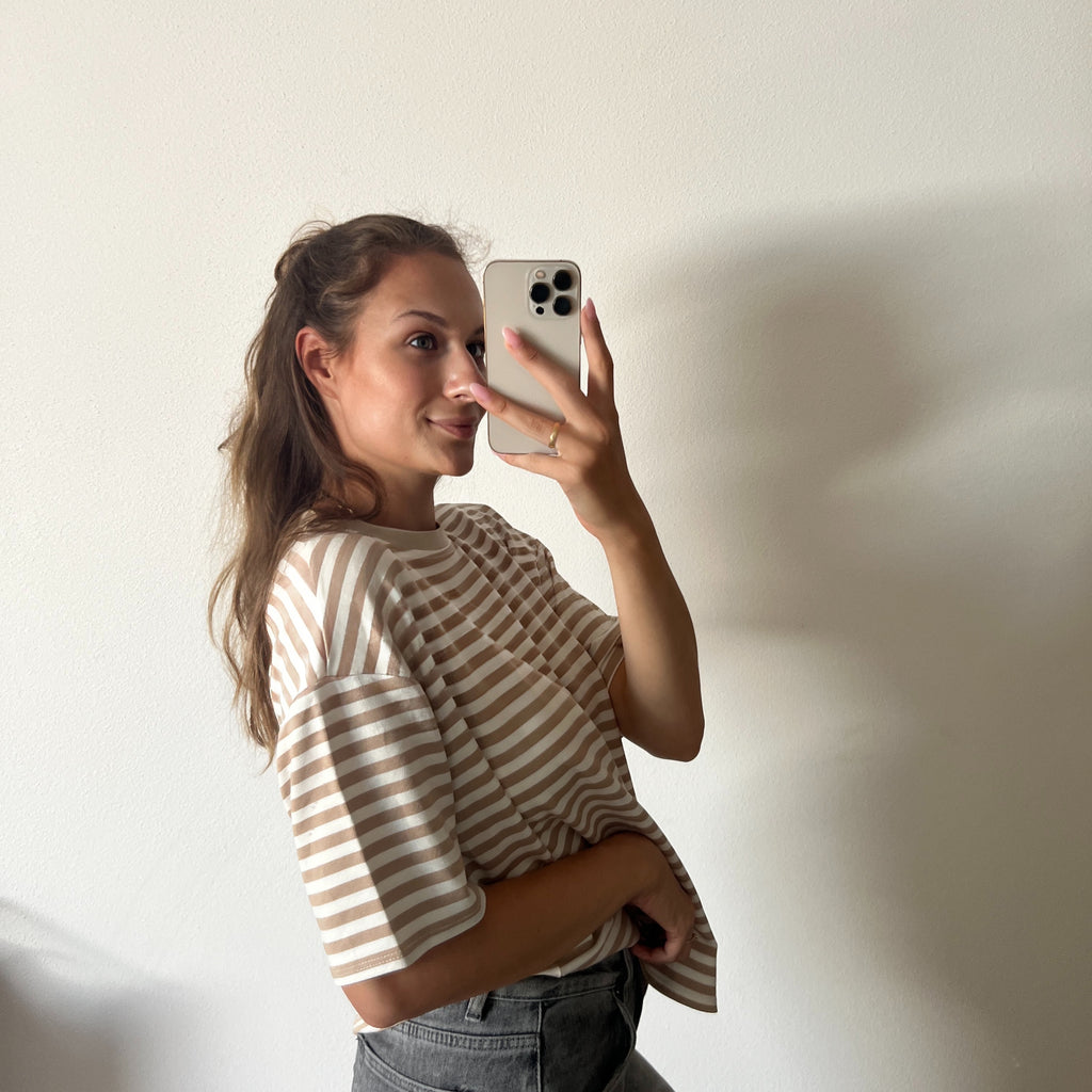 Lässiges Streifen T-Shirt – Beige/Weiß