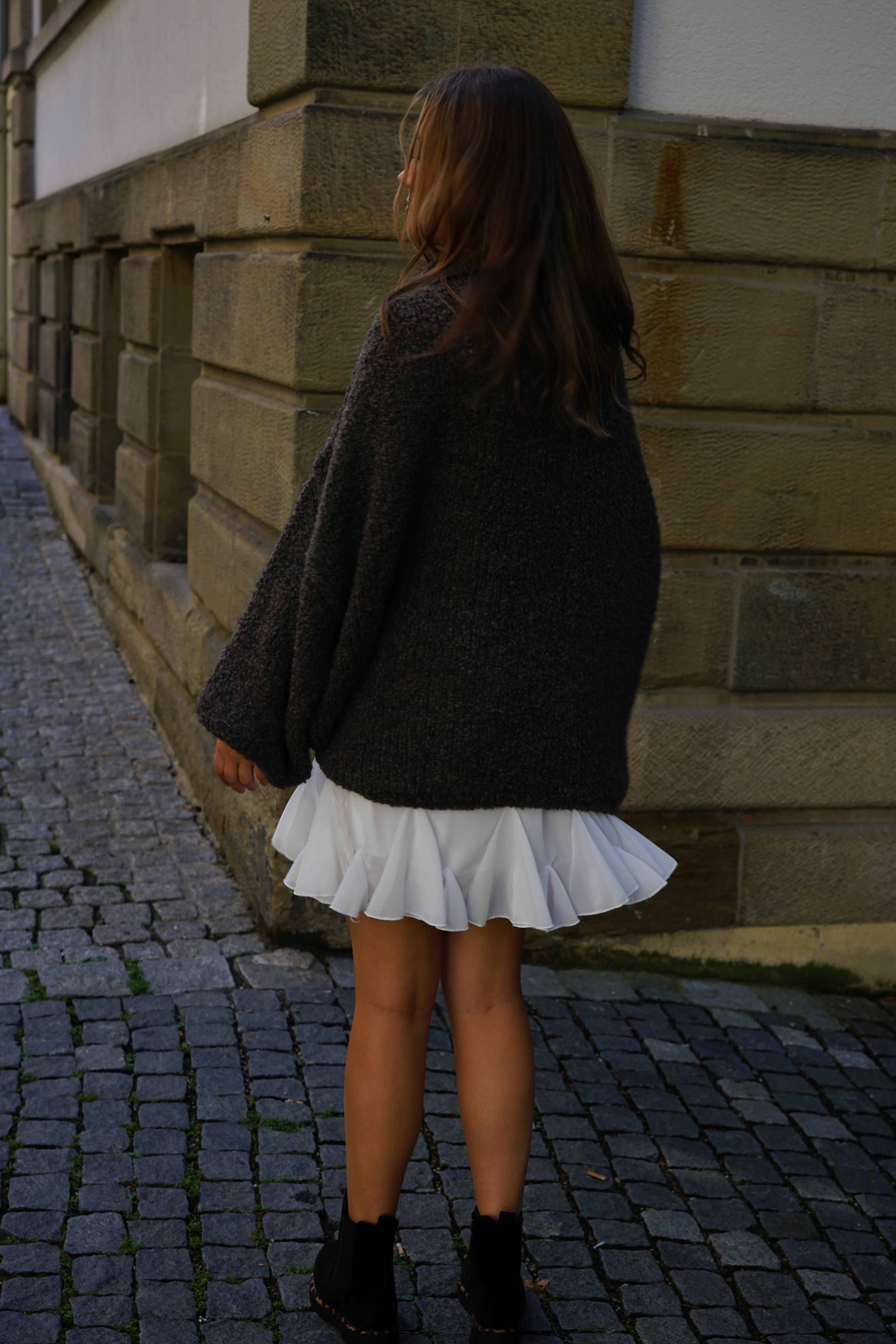 Cozy Bouclé Oversize Pullover – Dark Chocolate