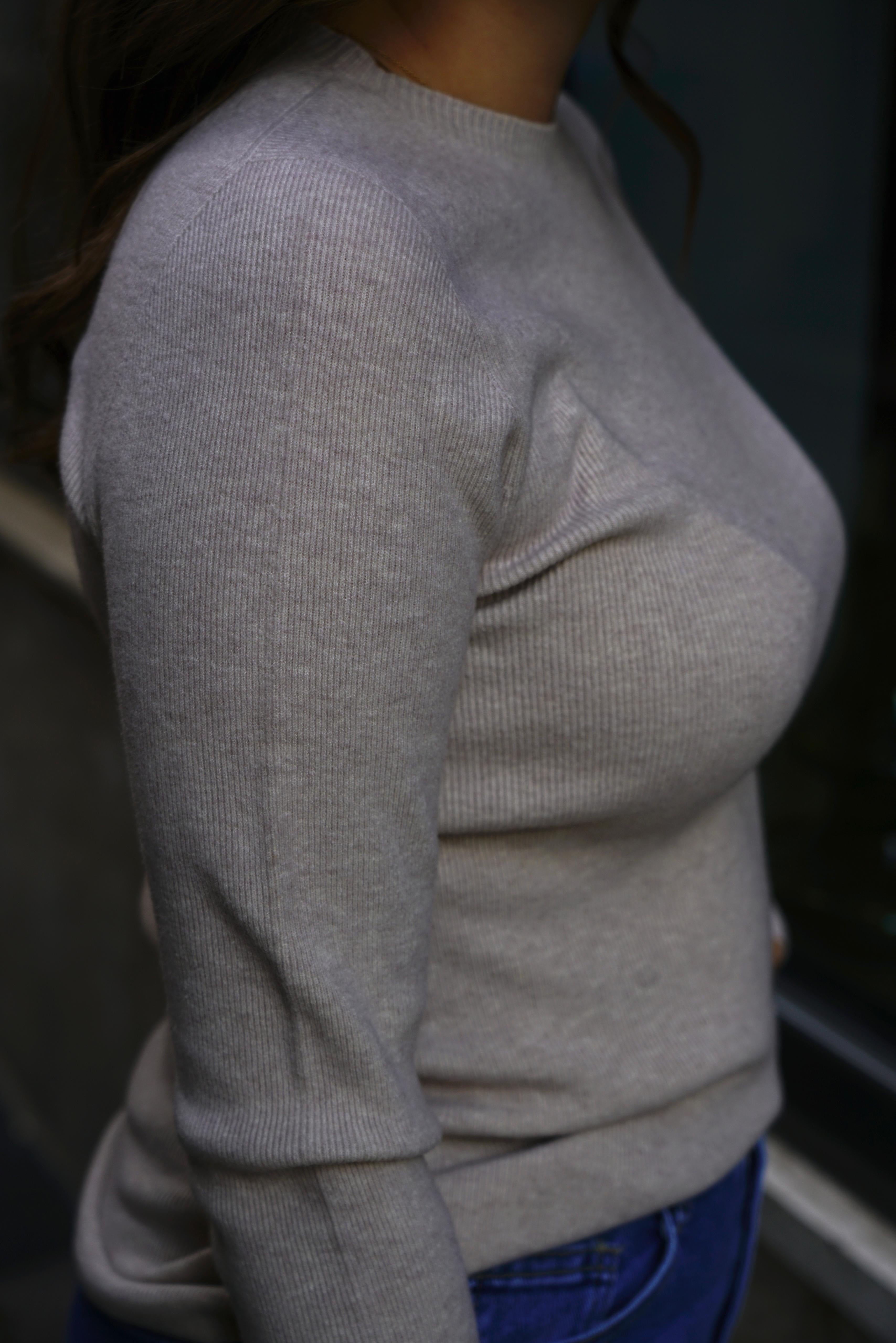 Feinripp Longsleeve – Beige, super soft mit schmalem Kragen