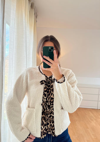 Jäckchen „Amara“ – Beige, cozy meets wild