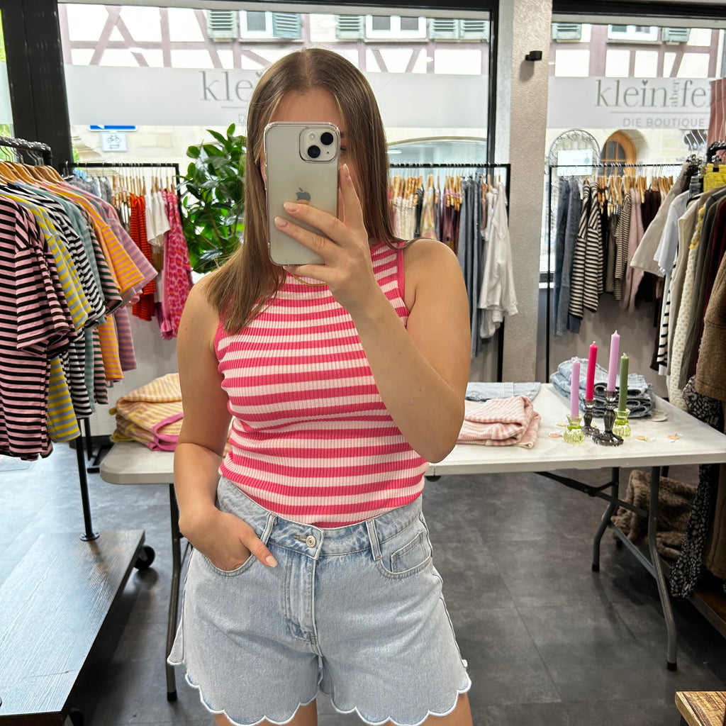 Jeans Shorts mit Muschelsaum
