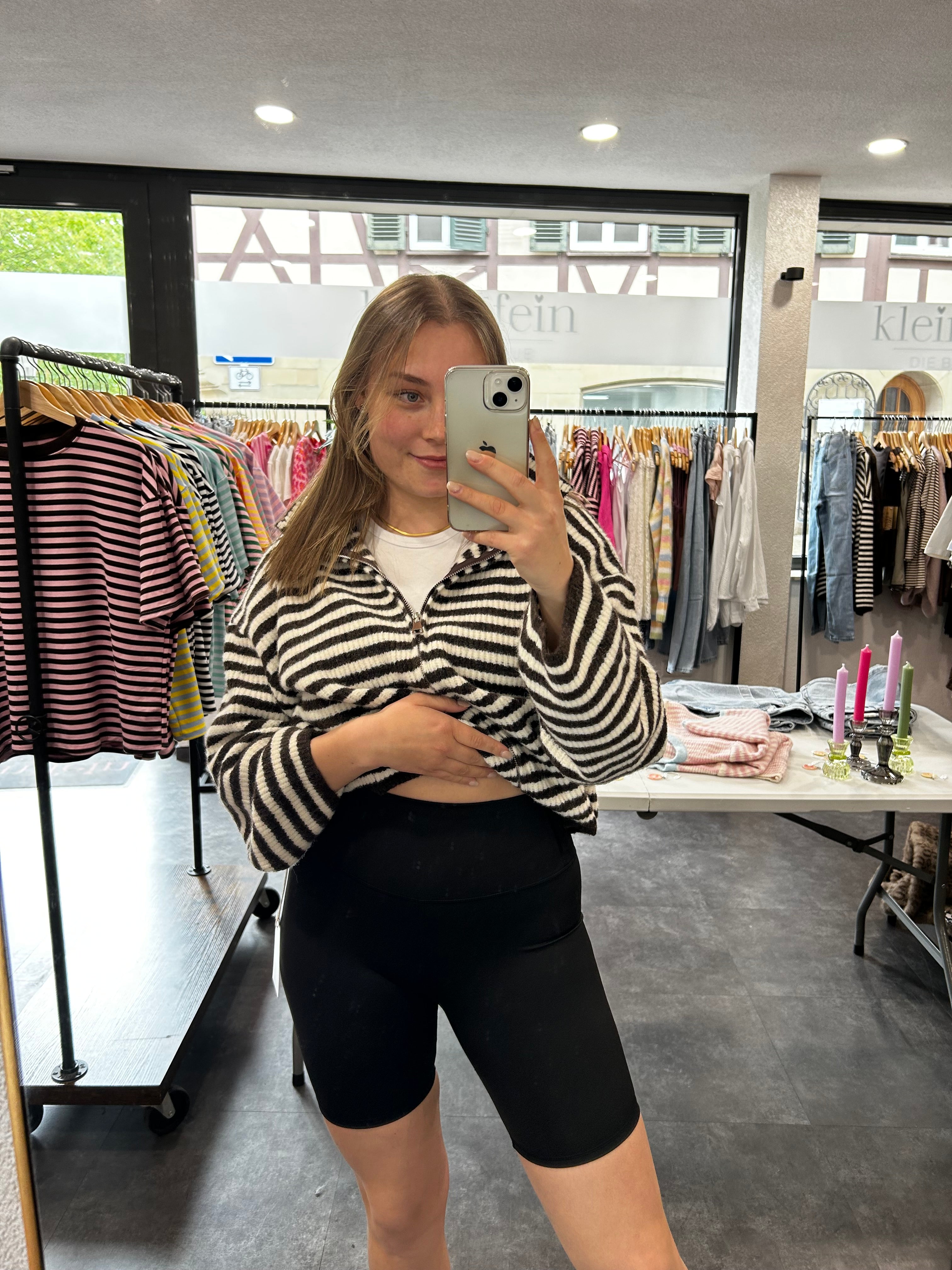 Kurze Leggings – Tiefschwarz