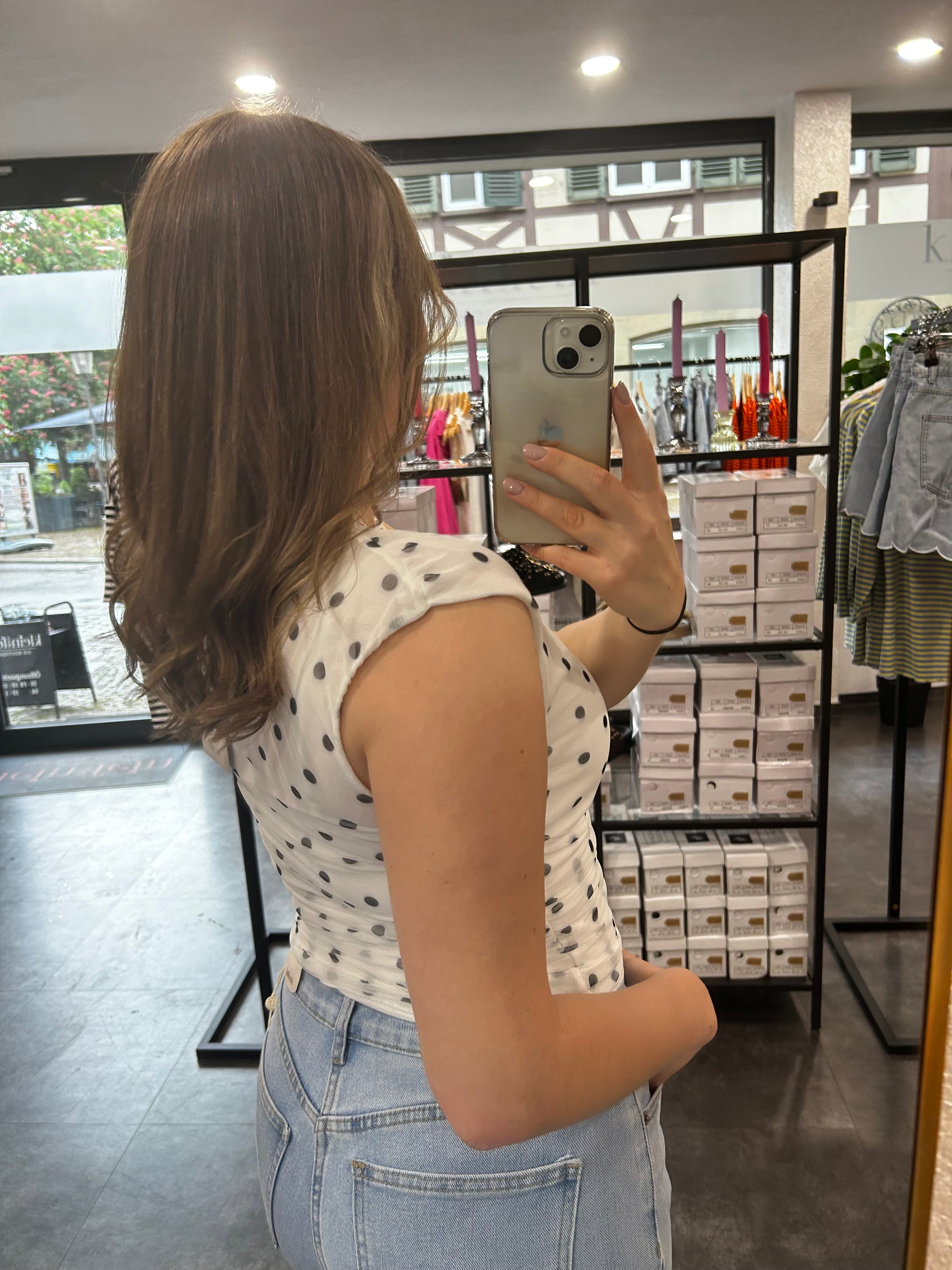 Mesh-Top mit Punkte Muster – Weiß/Schwarz