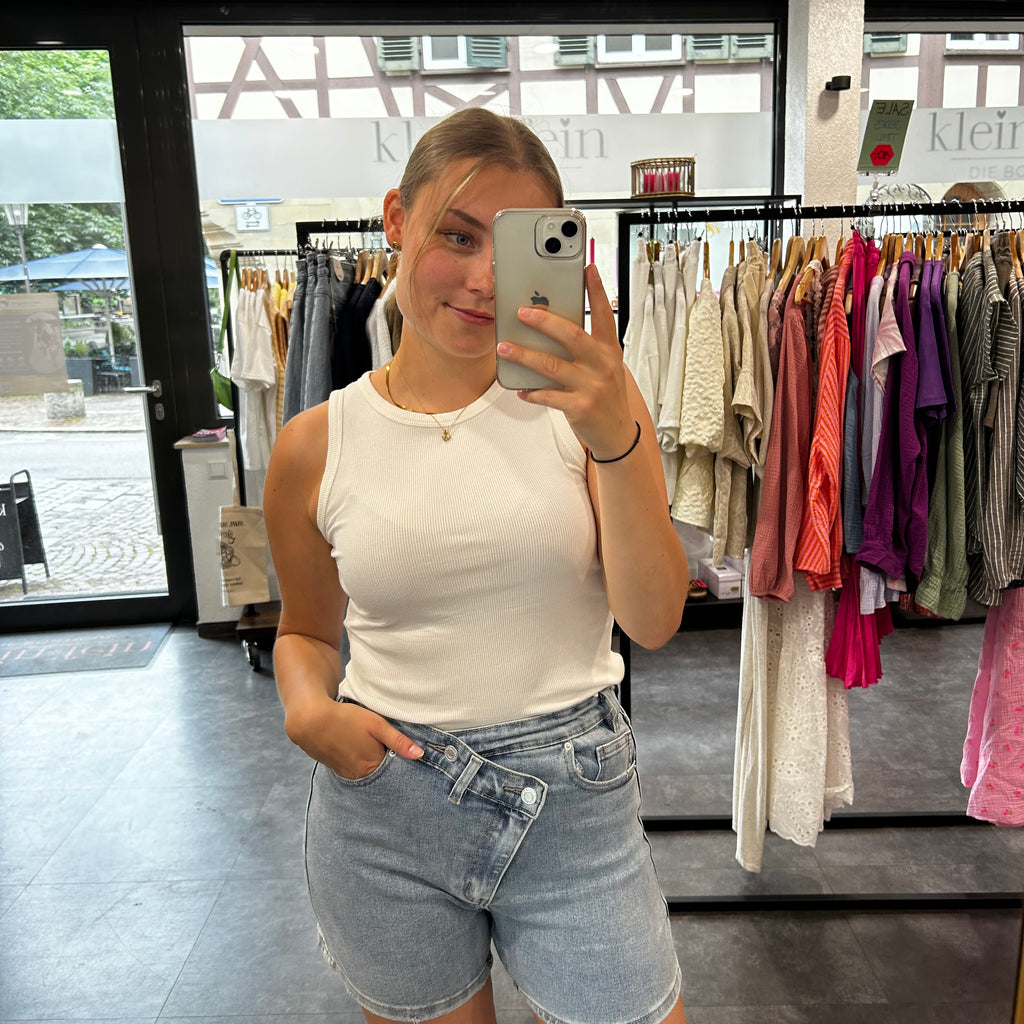 Jeansshorts mit überkreuztem Bund