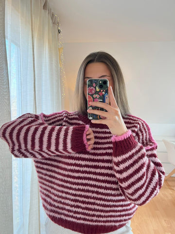 Strickpullover „Ravena“ – rosa dunkelrot gestreift