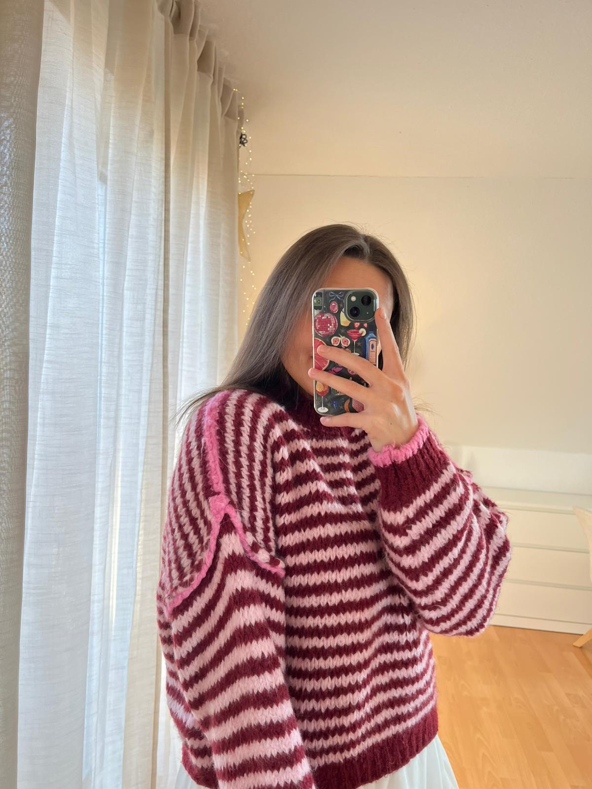 Strickpullover „Ravena“ – rosa dunkelrot gestreift